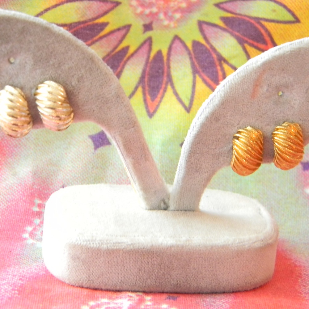 Faux Sliver & Gold Shell Earring Bundle - Picture 5 of 8